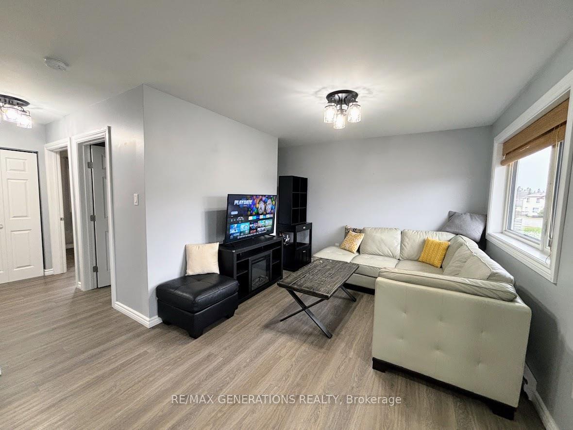 Photo 10 of 3 Howe Street, Marathon — HOMEH