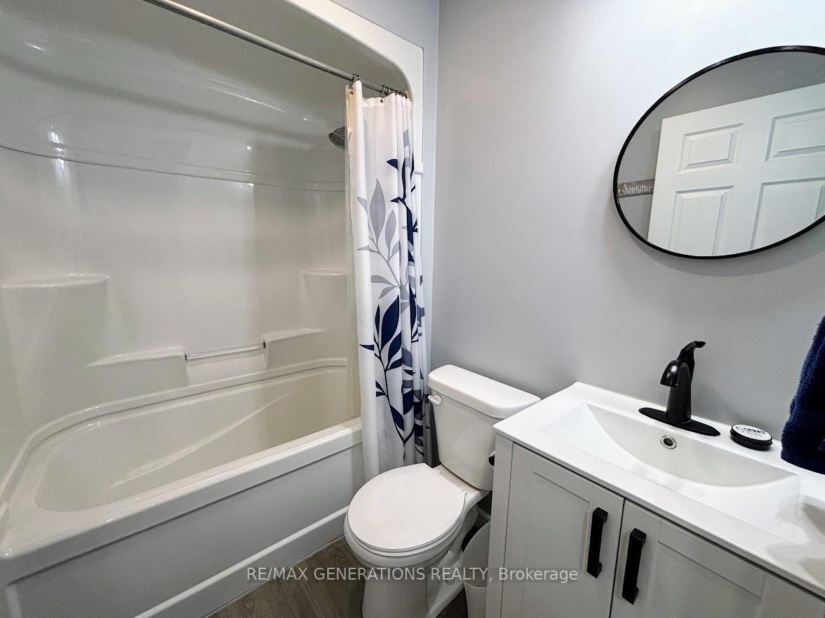 Photo 13 of 3 Howe Street, Marathon — HOMEH