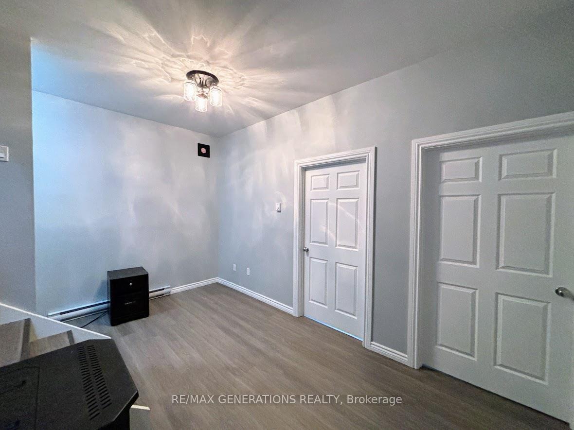Photo 18 of 3 Howe Street, Marathon — HOMEH