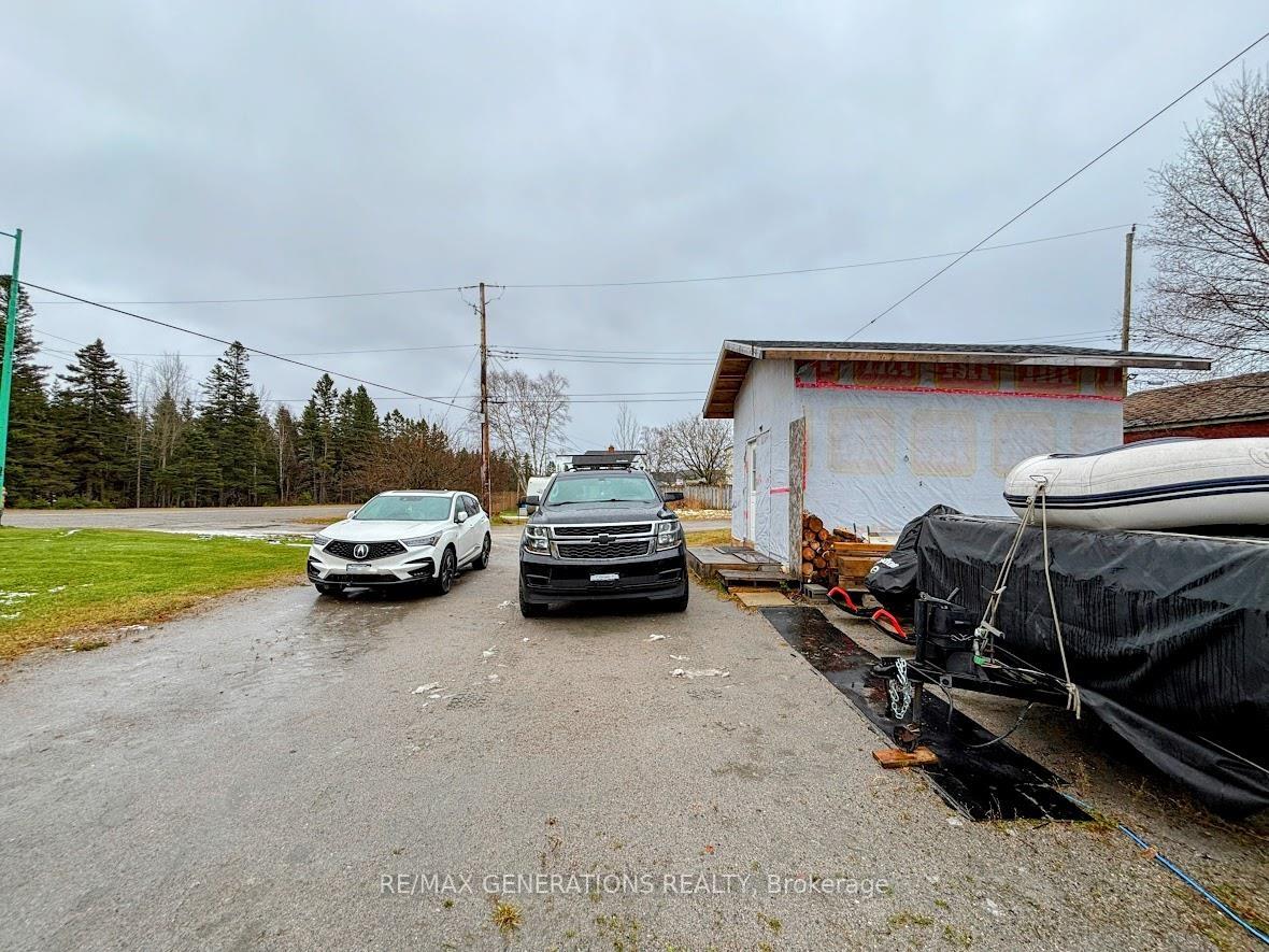Photo 35 of 3 Howe Street, Marathon — HOMEH