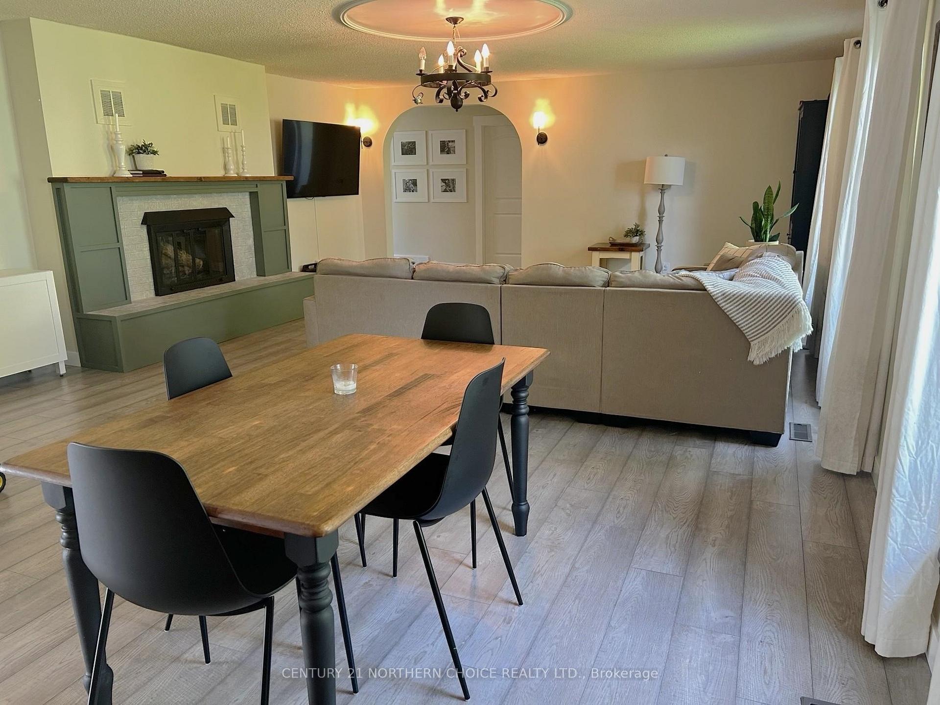 Photo 8 of 502 Flinders Avenue, Fort Frances — HOMEH