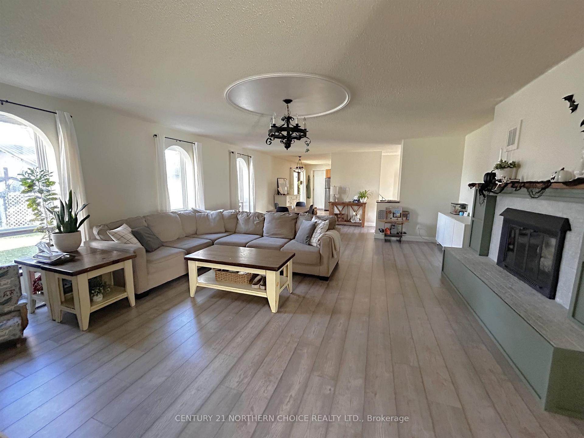 Photo 9 of 502 Flinders Avenue, Fort Frances — HOMEH