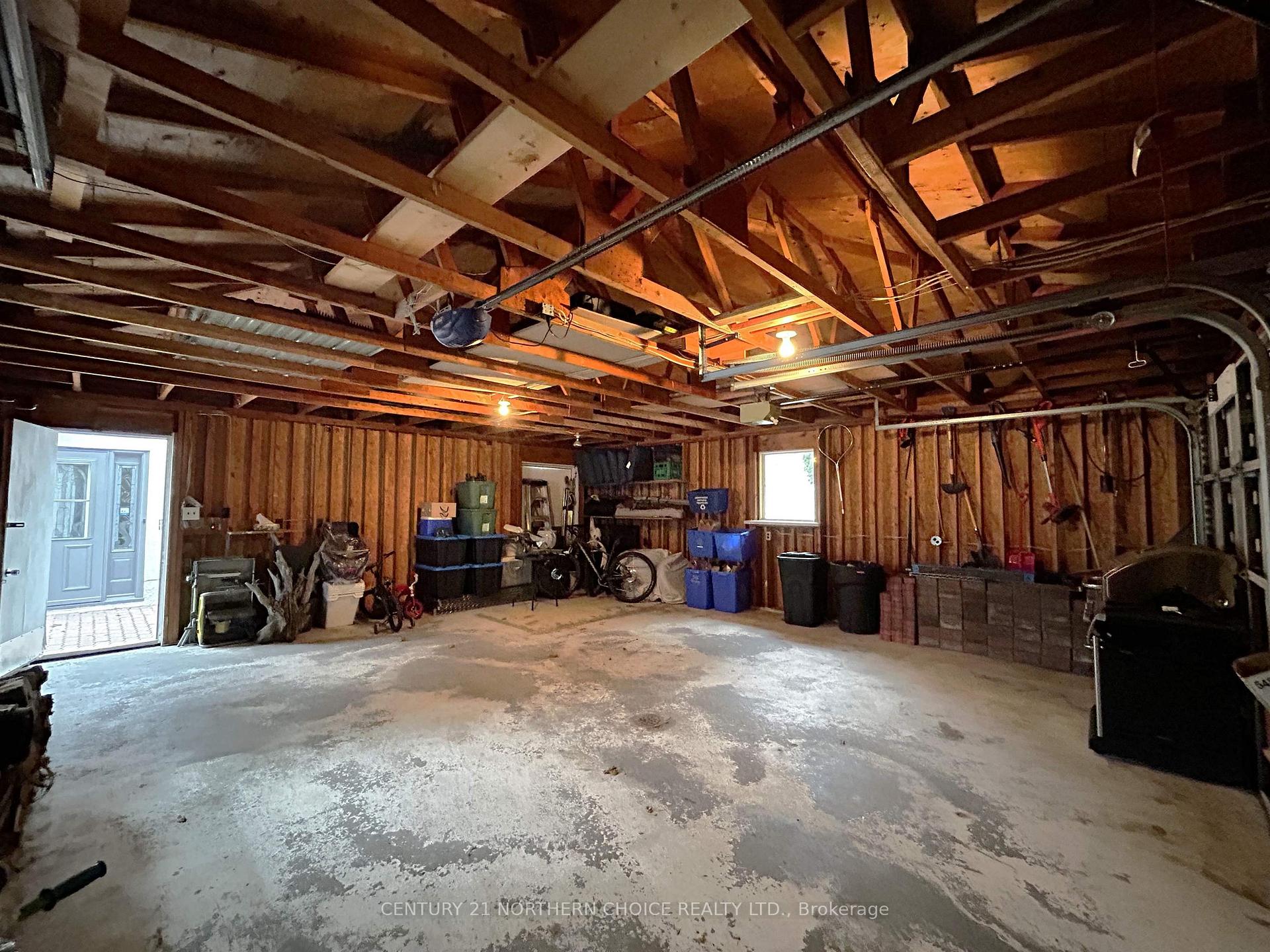 Photo 31 of 502 Flinders Avenue, Fort Frances — HOMEH
