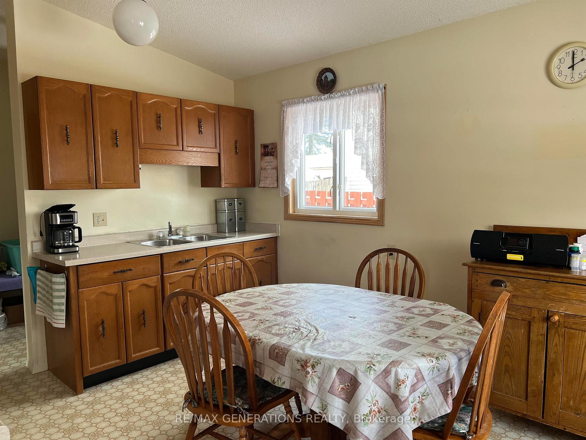 Photo 4 of 32 Hemlo Drive, Marathon — HOMEH