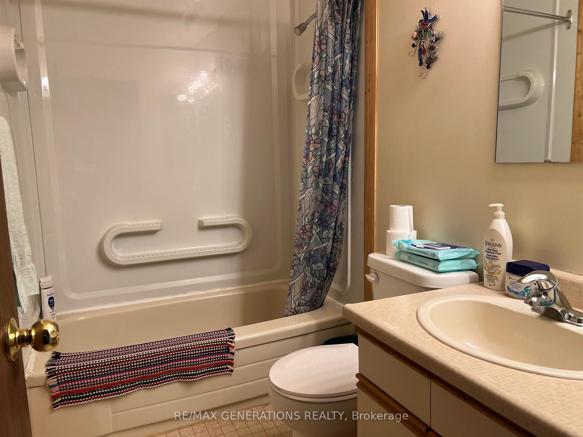 Photo 10 of 32 Hemlo Drive, Marathon — HOMEH