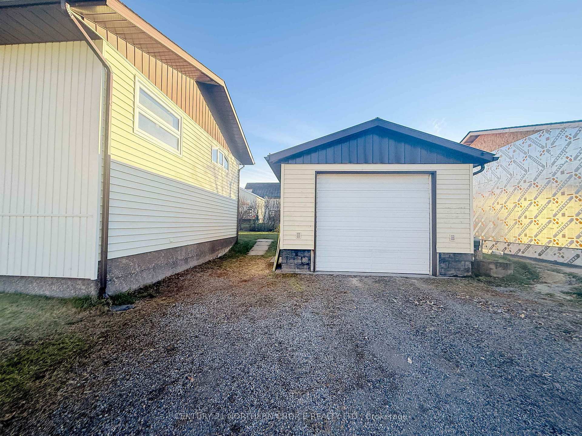 Photo 2 of 63 Peter Street West, Kenora, Norman — HOMEH