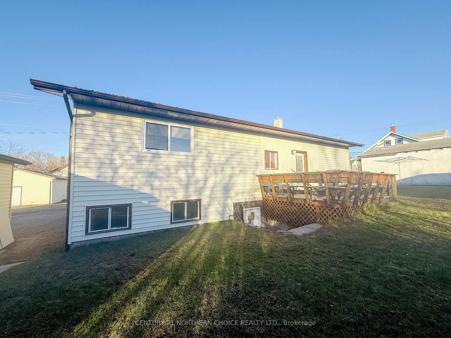 Photo 7 of 63 Peter Street West, Kenora, Norman — HOMEH