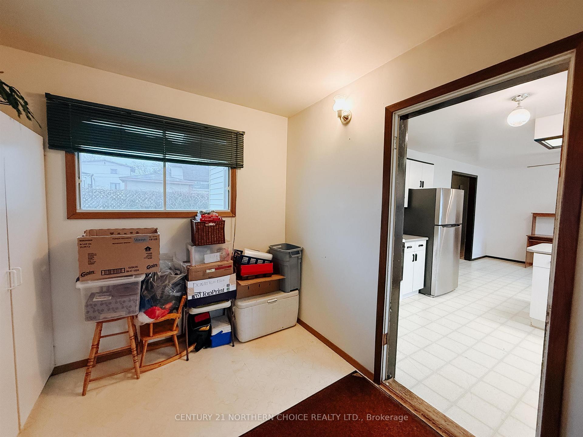Photo 10 of 63 Peter Street West, Kenora, Norman — HOMEH