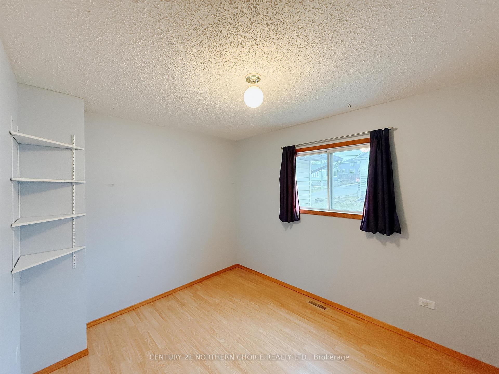 Photo 25 of 63 Peter Street West, Kenora, Norman — HOMEH