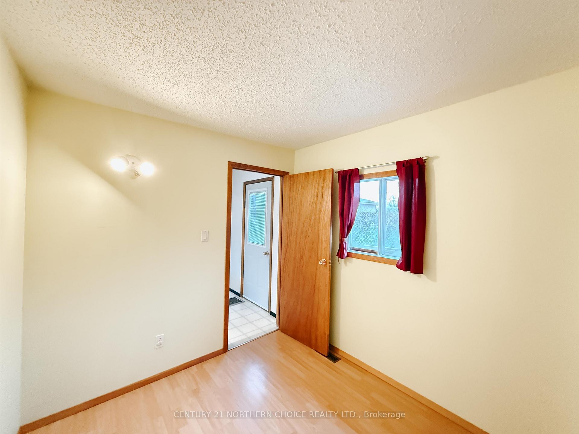 Photo 27 of 63 Peter Street West, Kenora, Norman — HOMEH