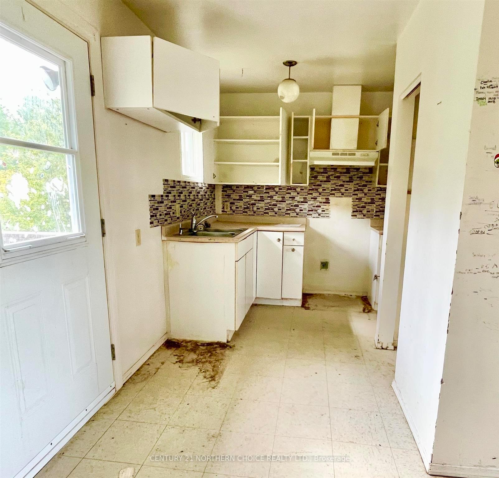 Photo 10 of 508 Hwy 594, Machin — HOMEH