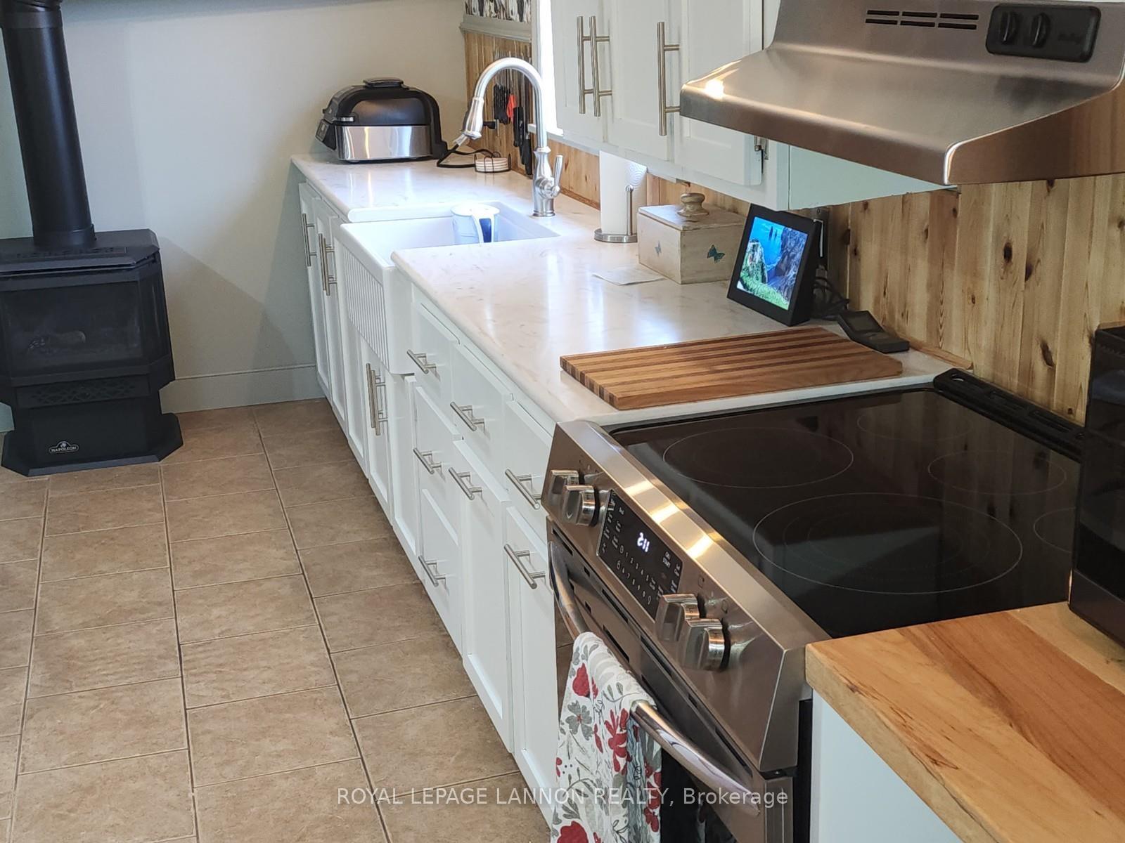 Photo 5 of 306 Ontario Street, Schreiber — HOMEH