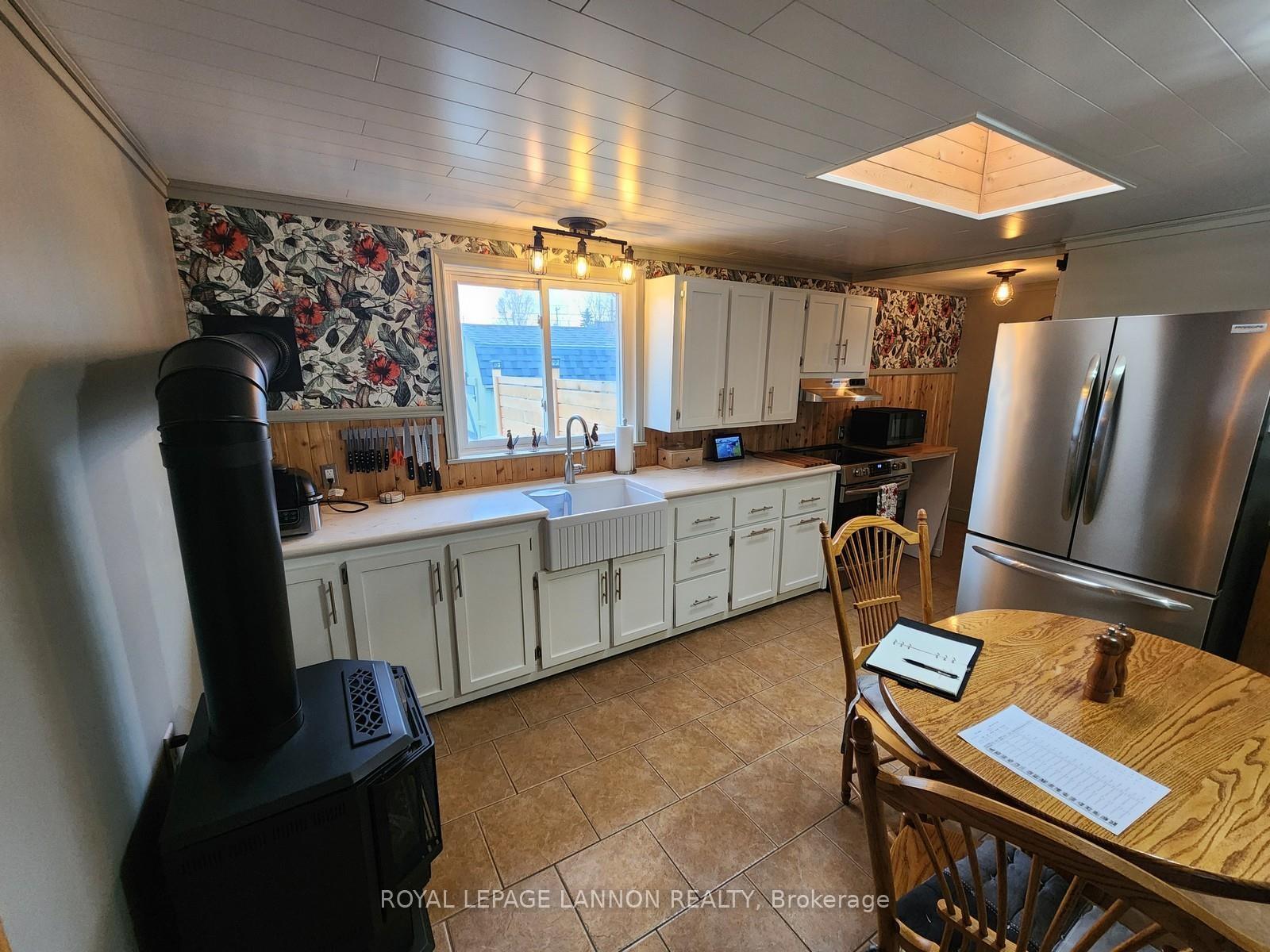 Photo 23 of 306 Ontario Street, Schreiber — HOMEH