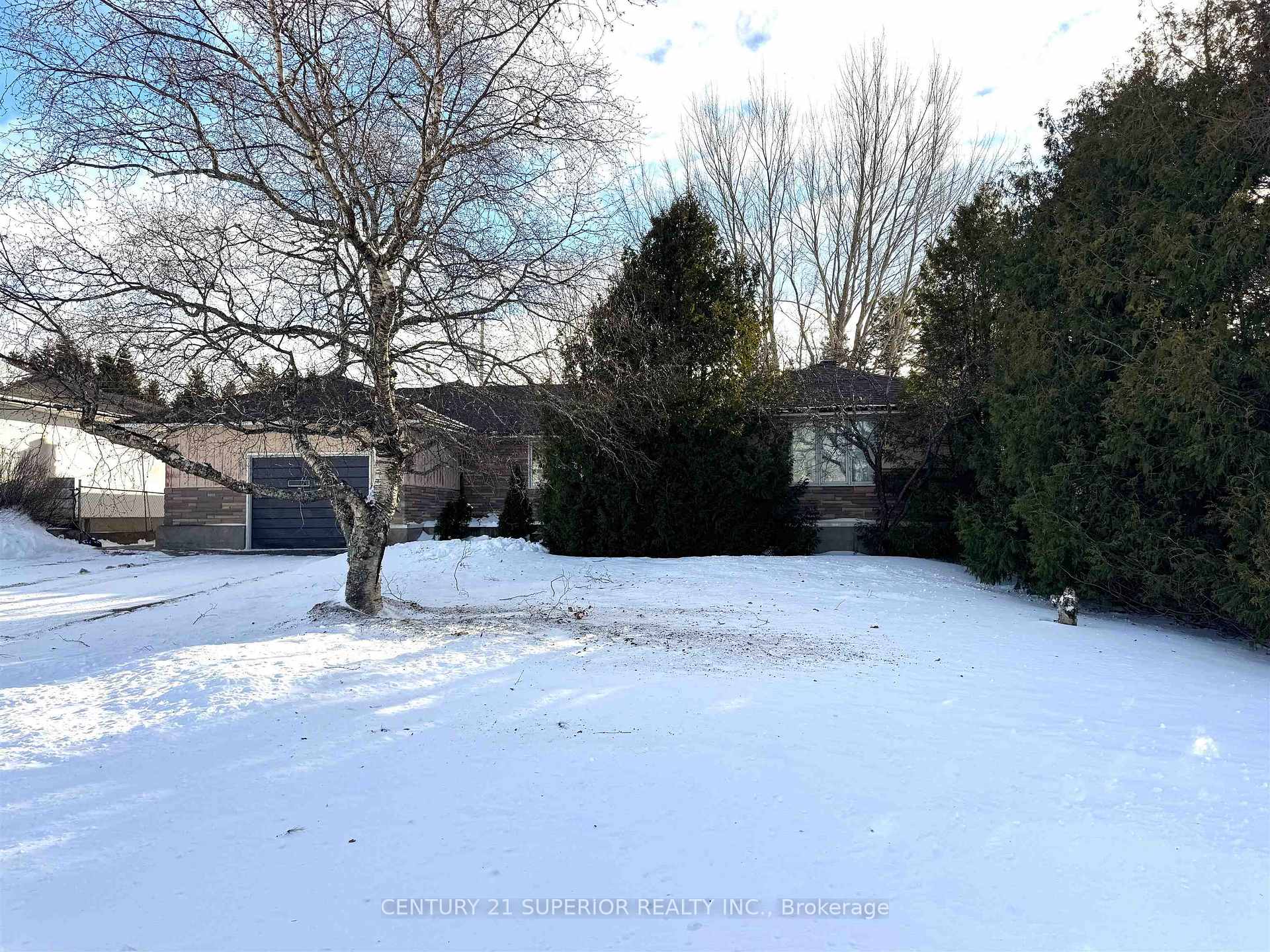 Photo 1 of 5 Sund Cres, Marathon — HOMEH