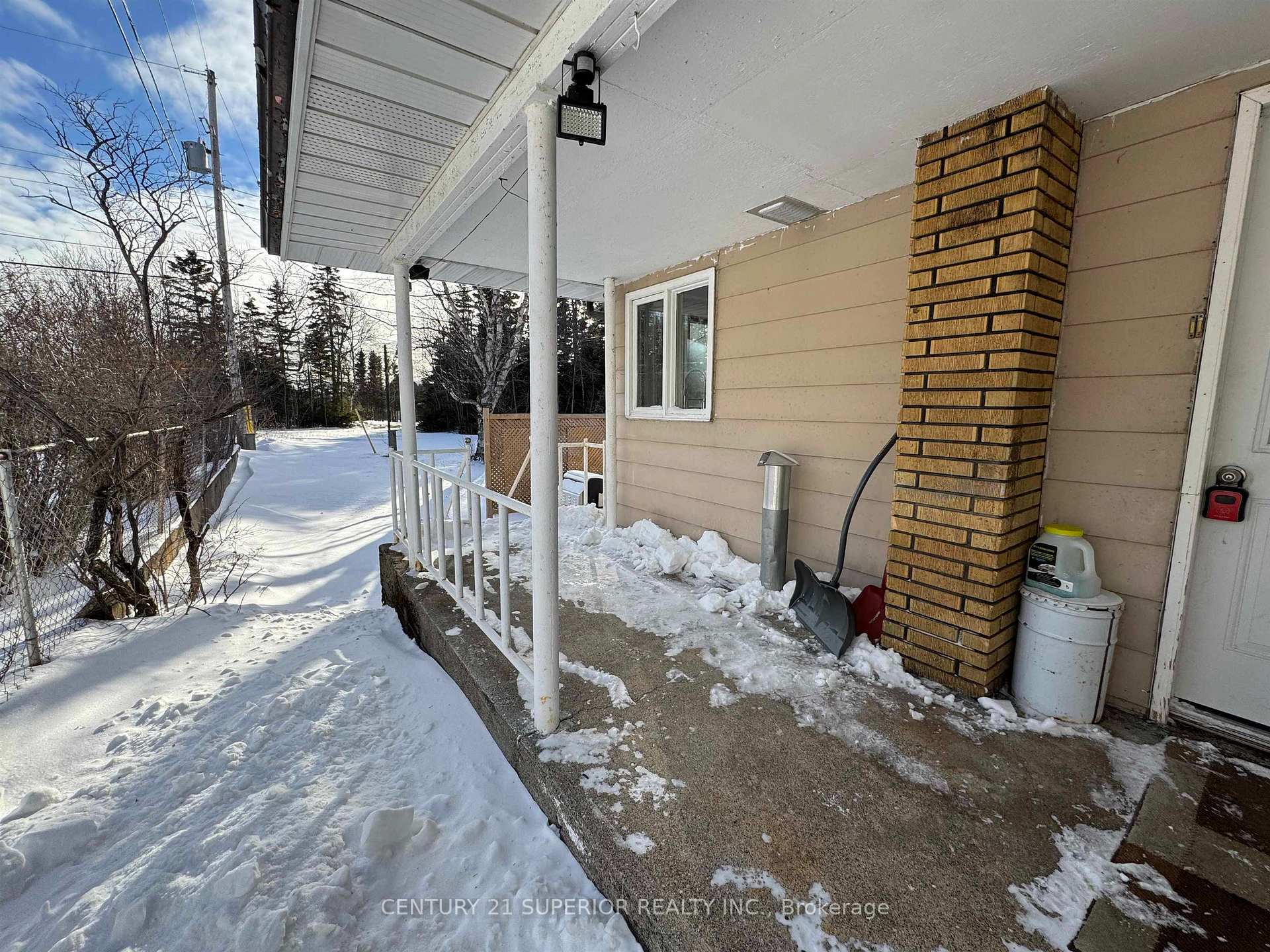 Photo 5 of 5 Sund Cres, Marathon — HOMEH