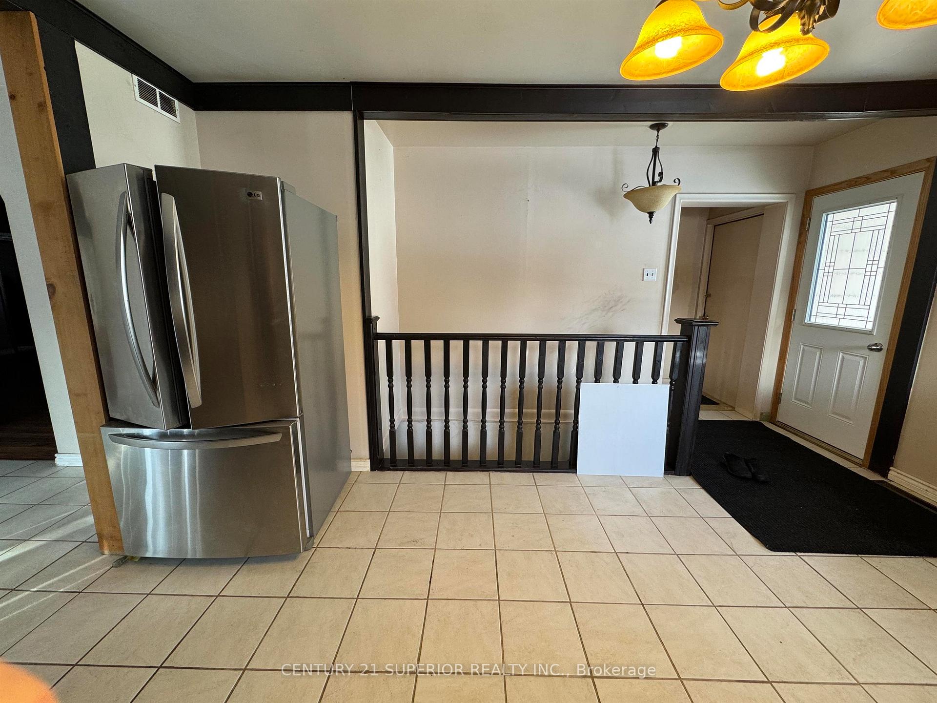 Photo 9 of 5 Sund Cres, Marathon — HOMEH