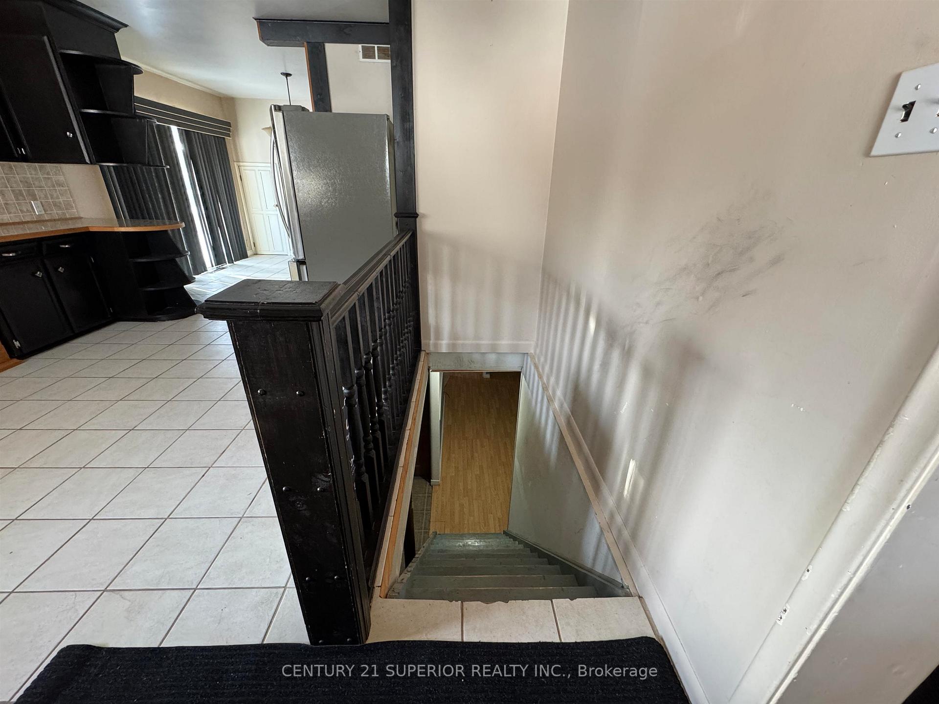 Photo 10 of 5 Sund Cres, Marathon — HOMEH