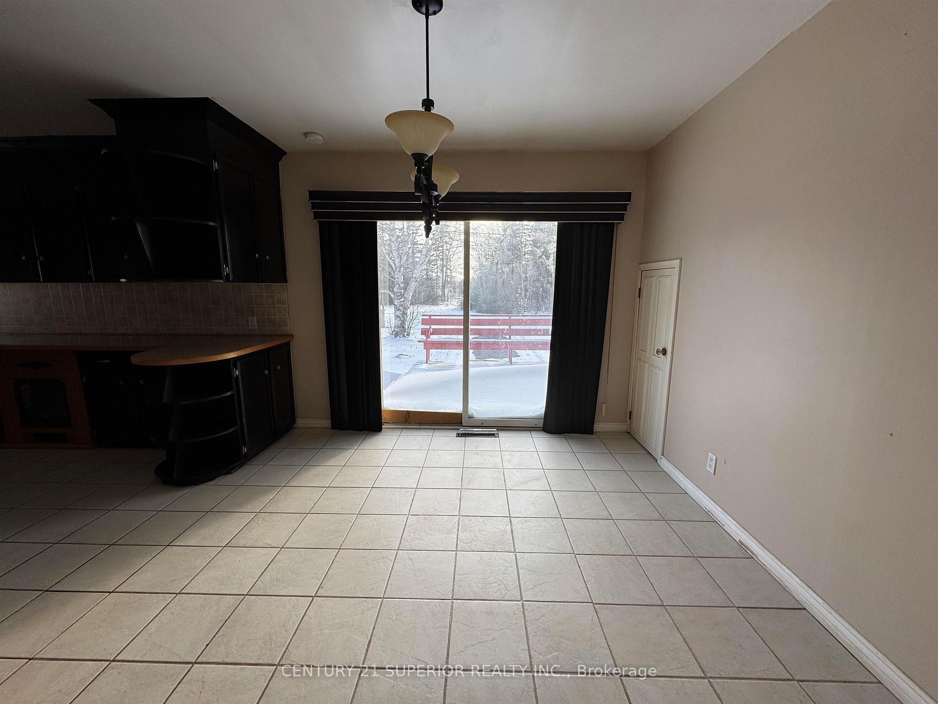 Photo 12 of 5 Sund Cres, Marathon — HOMEH