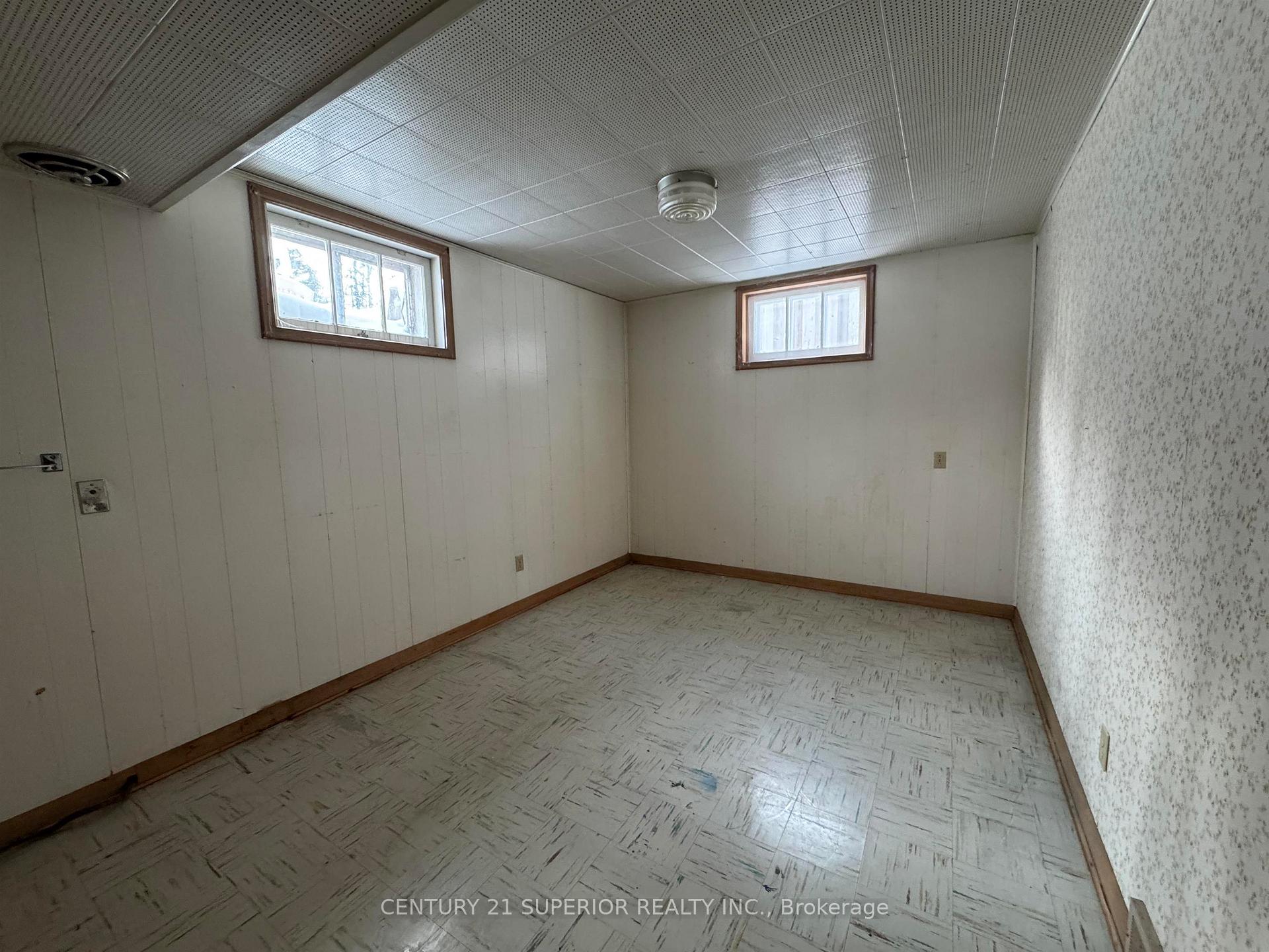 Photo 33 of 5 Sund Cres, Marathon — HOMEH