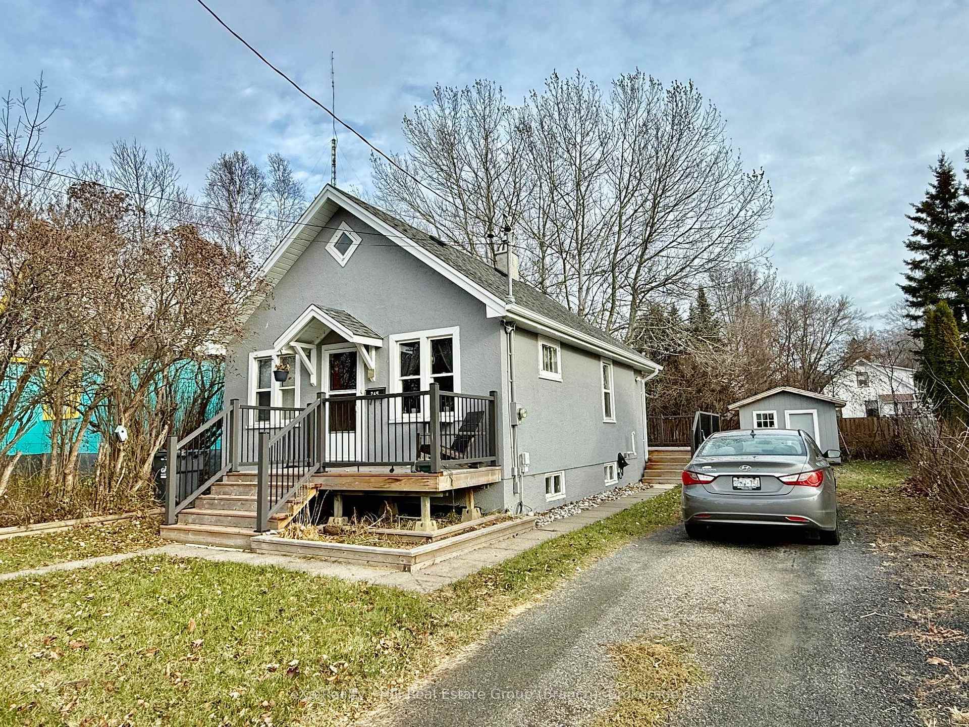 Front of 265 Ray Boulevard