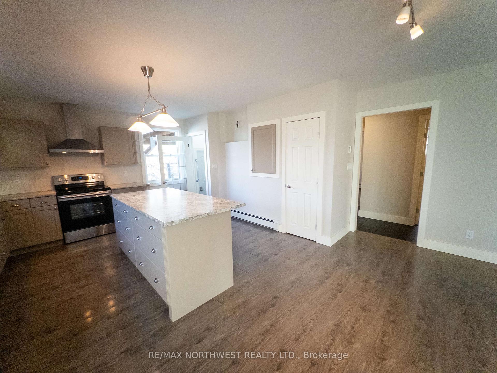Photo 10 of 4 Machin Drive, Kenora, Lakeside — HOMEH