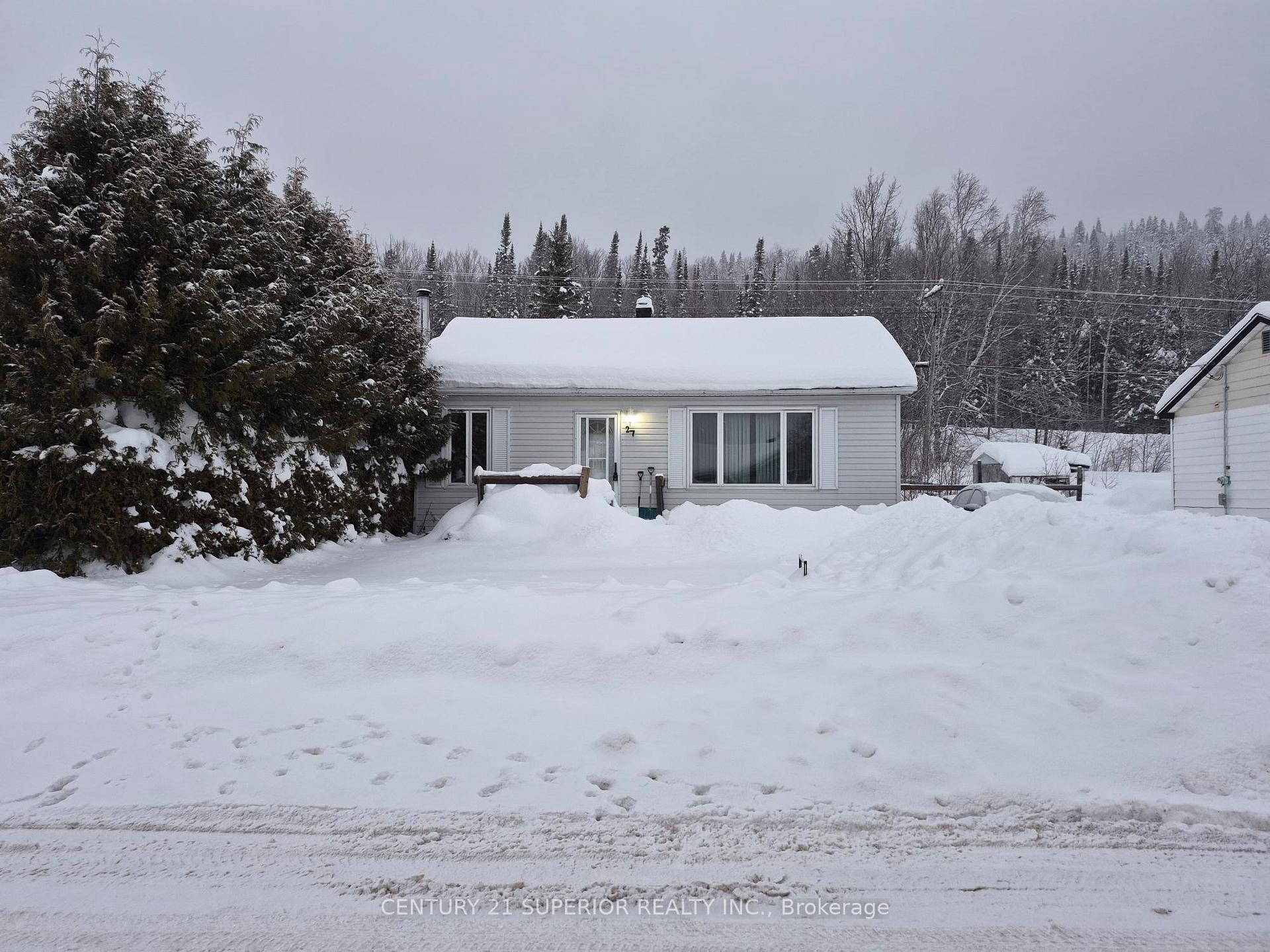 Photo 3 of 27 Warbler Drive, Manitouwadge — HOMEH