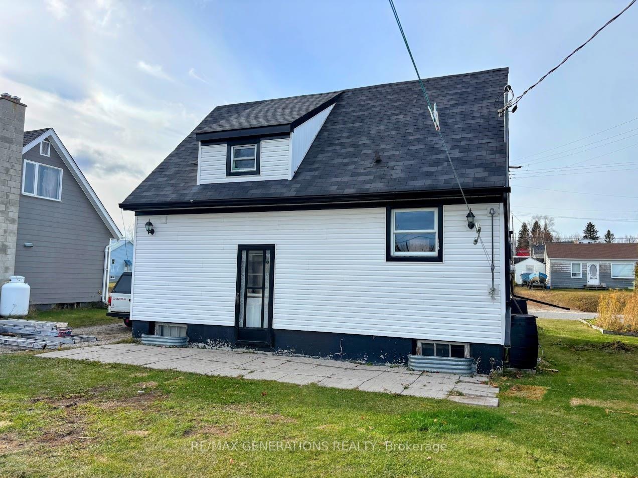 Photo 33 of 9 Shingwauk Drive, Manitouwadge — HOMEH