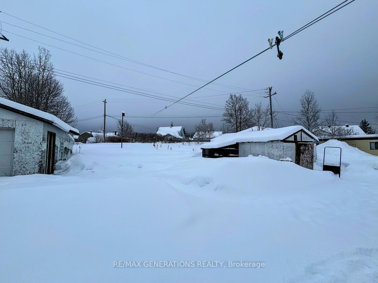 Photo 35 of 9 Shingwauk Drive, Manitouwadge — HOMEH