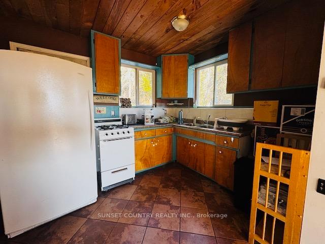 Photo 17 of 14794 17 E, Dryden, Barclay — HOMEH