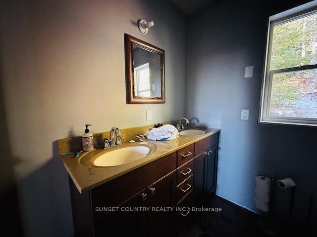 Photo 21 of 14794 17 E, Dryden, Barclay — HOMEH