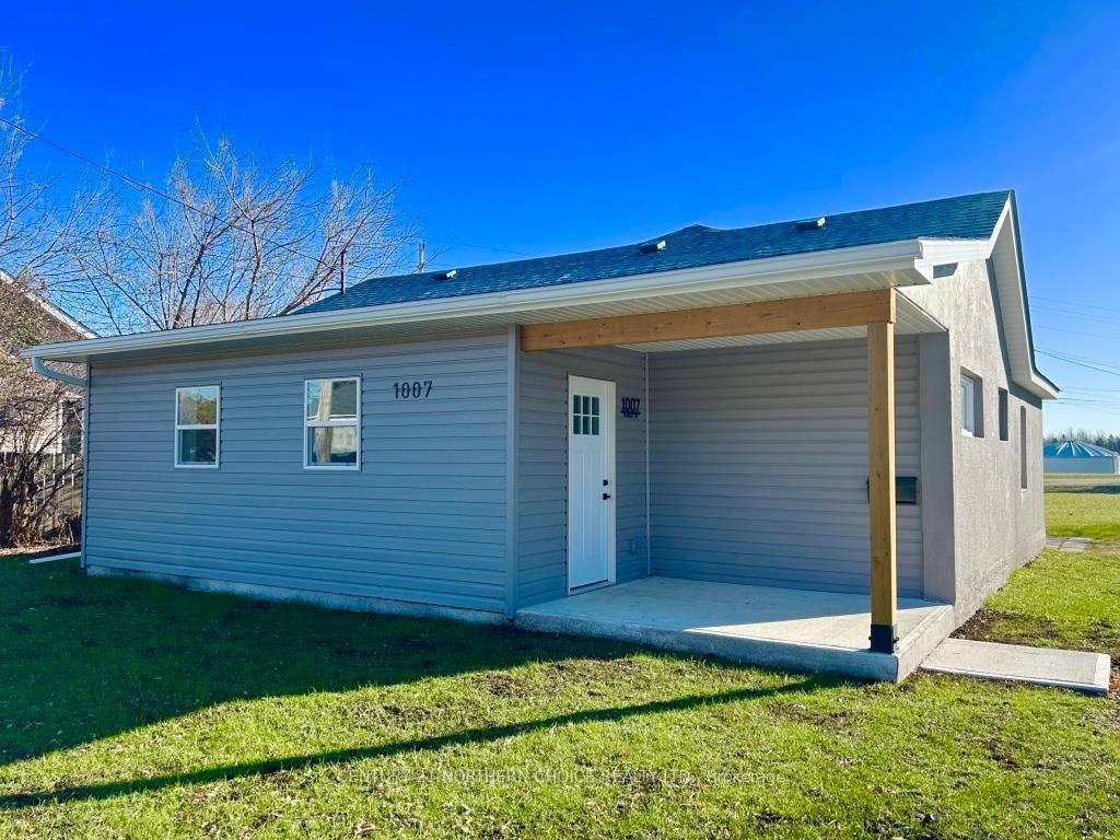 Photo 1 of 1007 Sunset Drive, Fort Frances — HOMEH