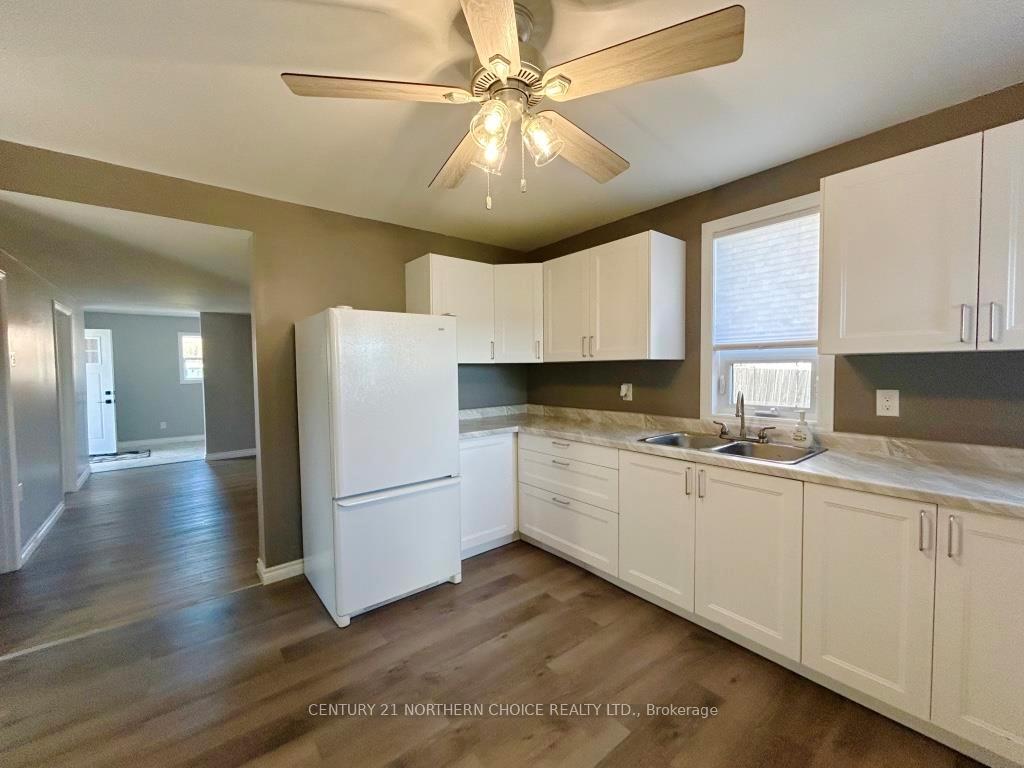 Photo 4 of 1007 Sunset Drive, Fort Frances — HOMEH