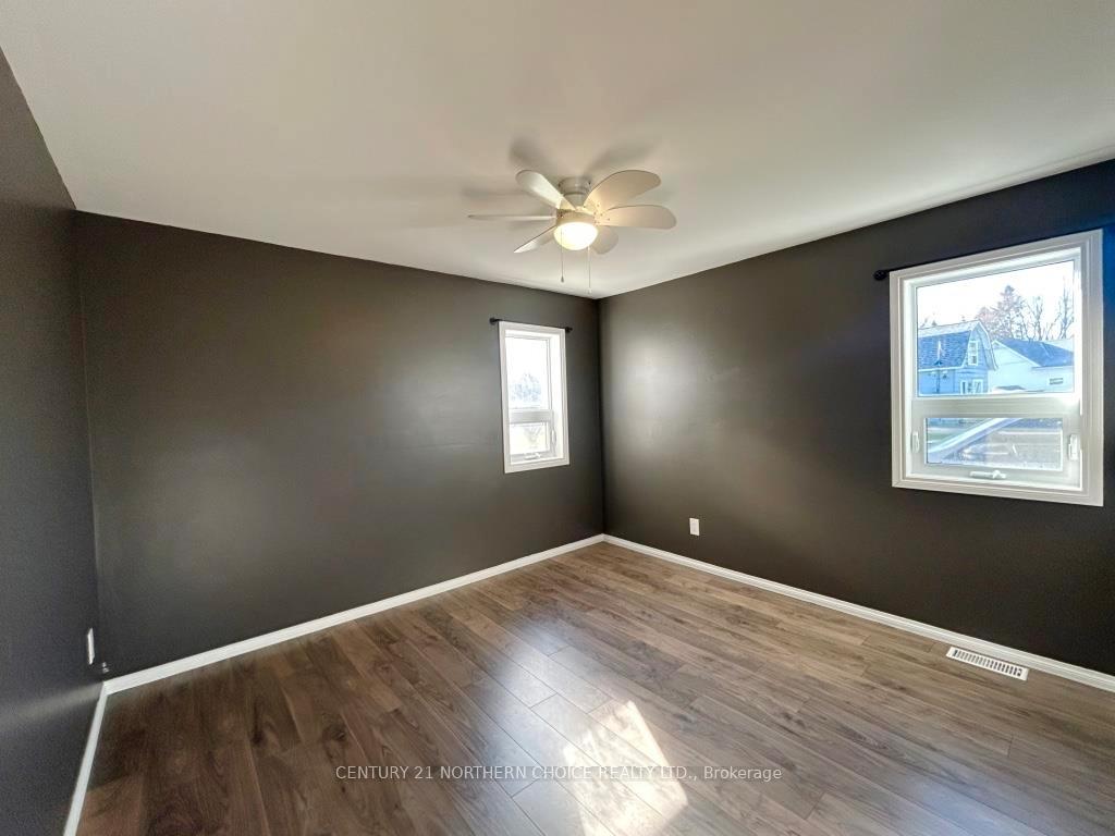 Photo 14 of 1007 Sunset Drive, Fort Frances — HOMEH