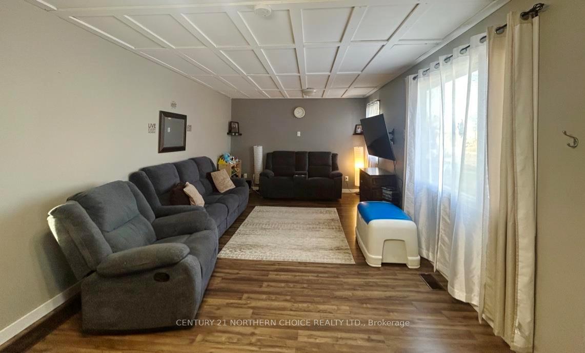 Photo 10 of 917 Phair Avenue, Fort Frances — HOMEH