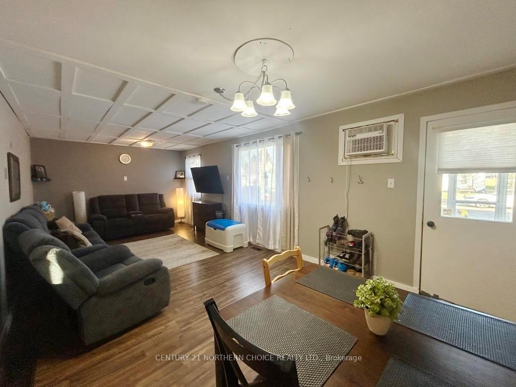 Photo 11 of 917 Phair Avenue, Fort Frances — HOMEH