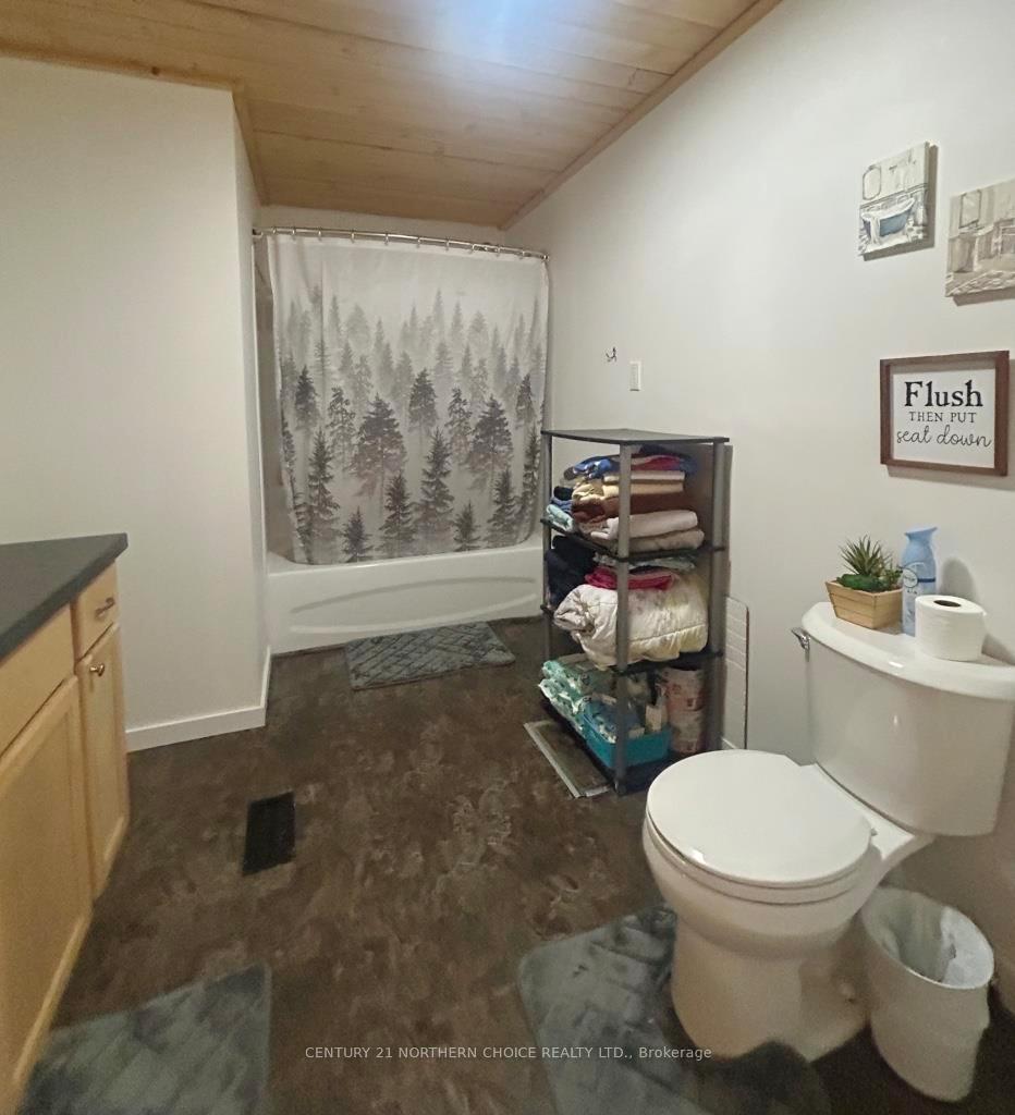 Photo 14 of 917 Phair Avenue, Fort Frances — HOMEH