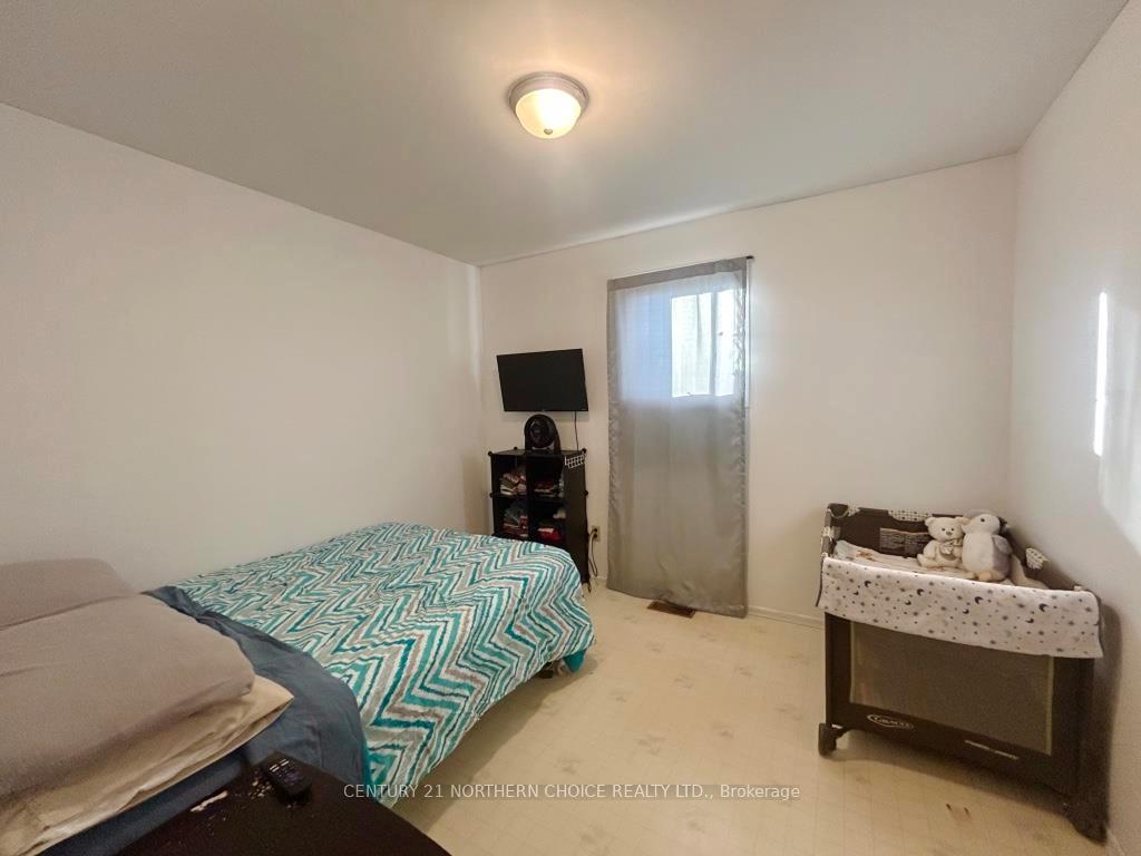 Photo 16 of 917 Phair Avenue, Fort Frances — HOMEH