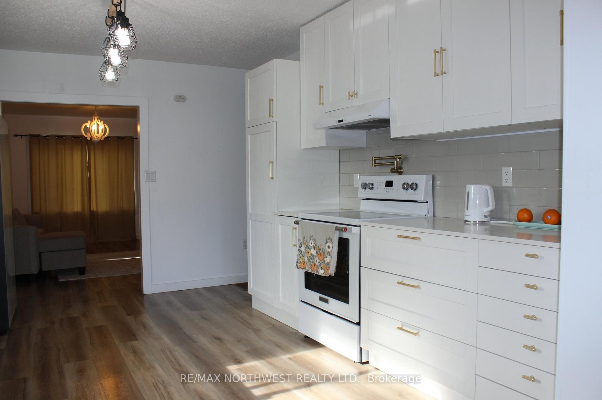 Photo 9 of 118 Fourth St, Rainy River — HOMEH