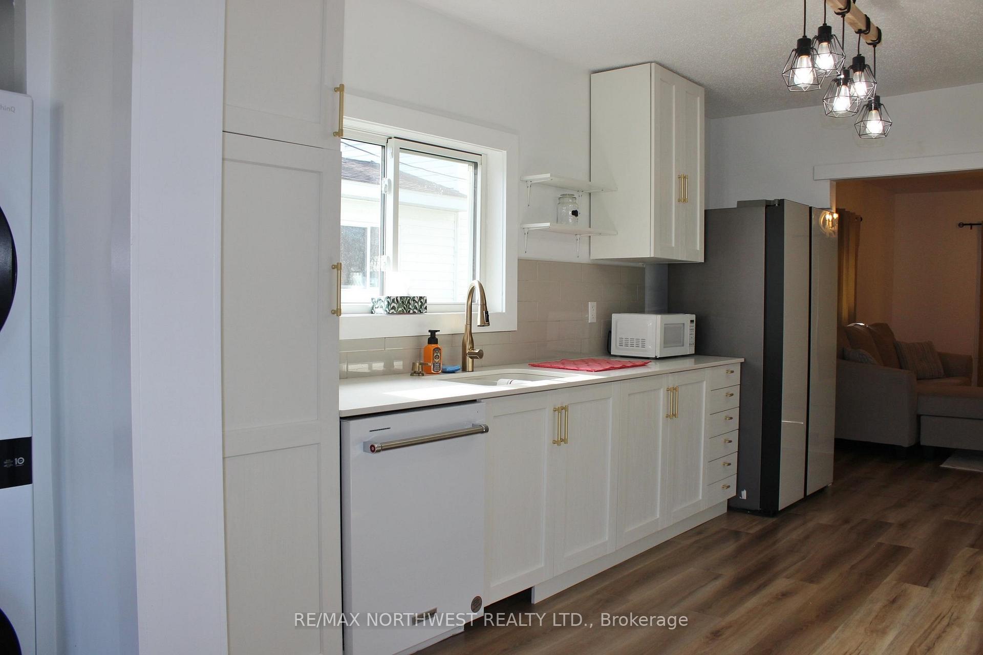 Photo 11 of 118 Fourth St, Rainy River — HOMEH