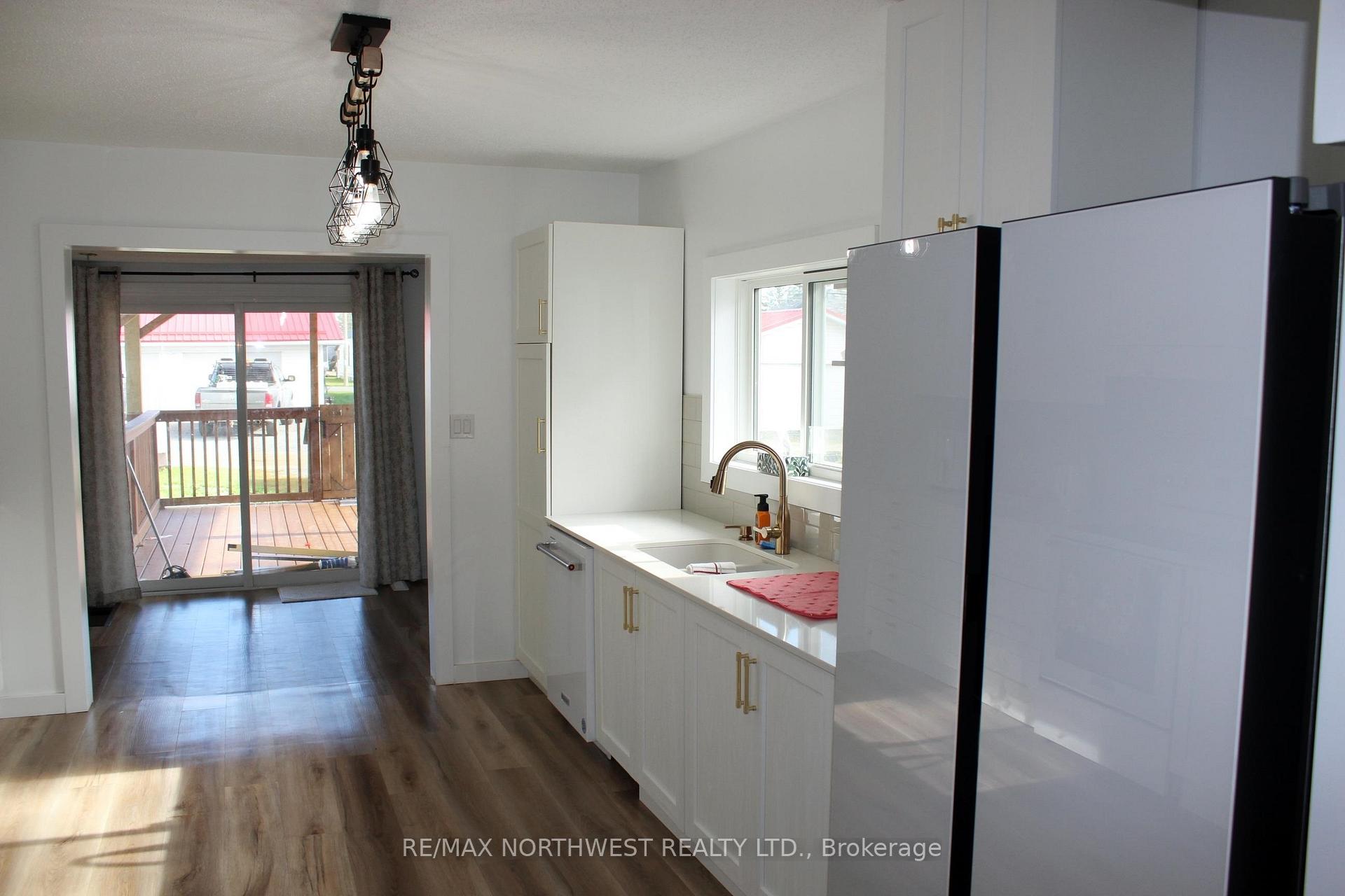 Photo 12 of 118 Fourth St, Rainy River — HOMEH