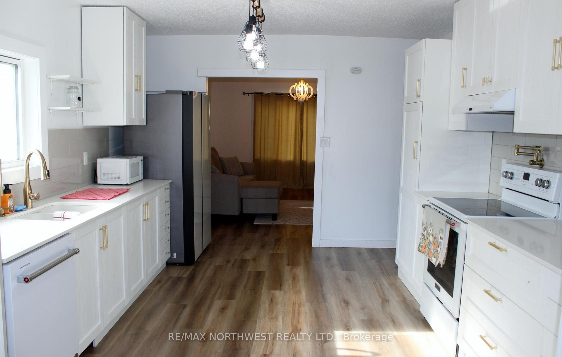 Photo 16 of 118 Fourth St, Rainy River — HOMEH
