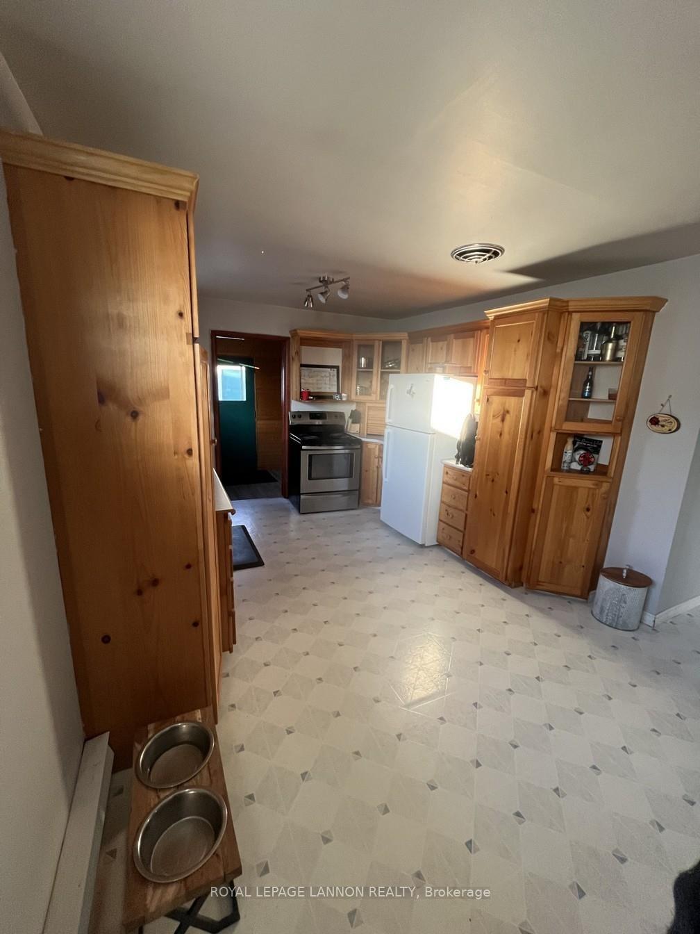Photo 4 of 225 Bayview Street, Schreiber — HOMEH