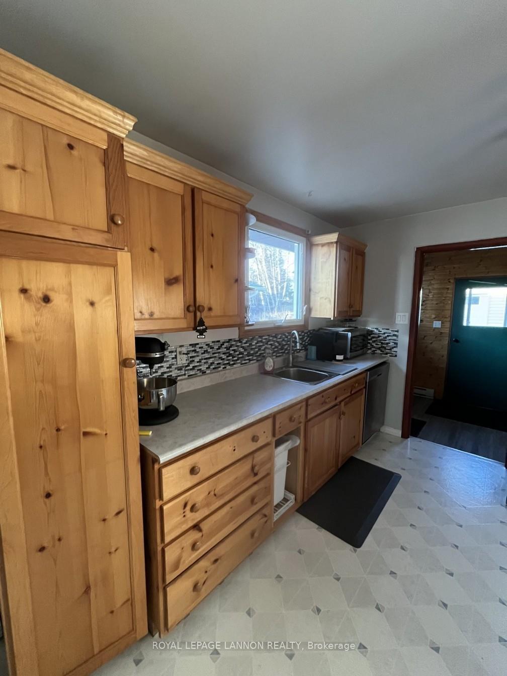Photo 5 of 225 Bayview Street, Schreiber — HOMEH