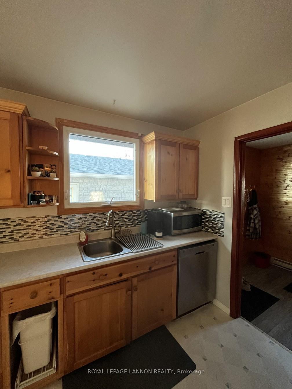 Photo 6 of 225 Bayview Street, Schreiber — HOMEH