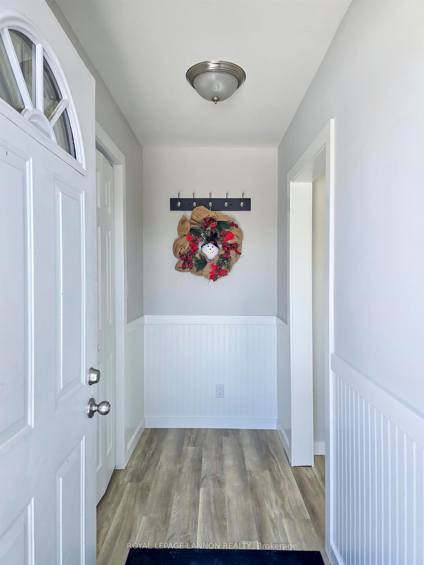Photo 4 of 158 Carl Avenue, Thunder Bay, John Street North — HOMEH