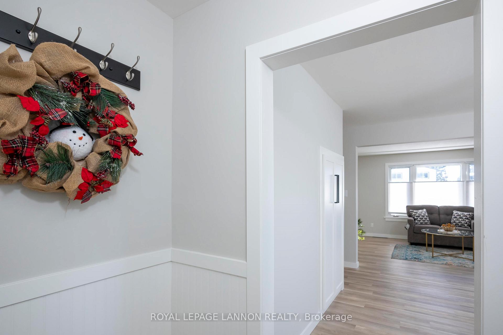 Photo 6 of 158 Carl Avenue, Thunder Bay, John Street North — HOMEH