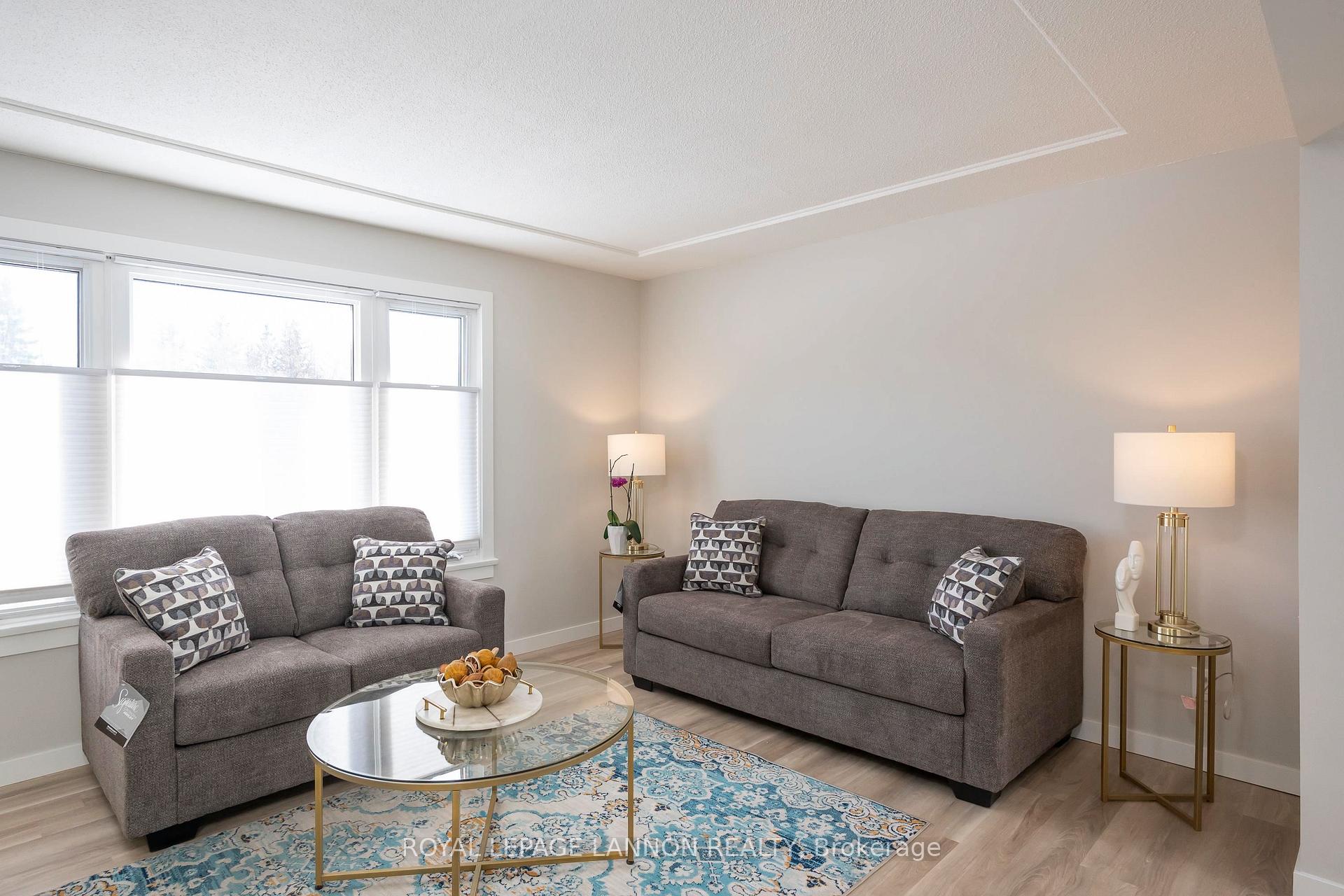 Photo 11 of 158 Carl Avenue, Thunder Bay, John Street North — HOMEH