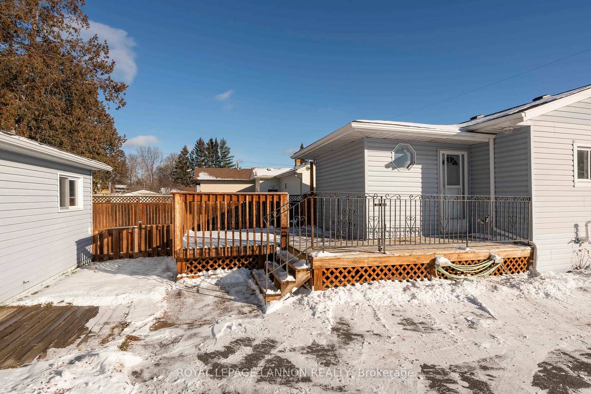 Photo 33 of 158 Carl Avenue, Thunder Bay, John Street North — HOMEH