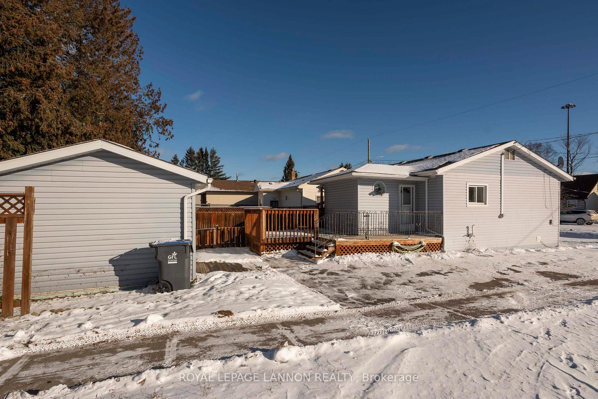 Photo 36 of 158 Carl Avenue, Thunder Bay, John Street North — HOMEH