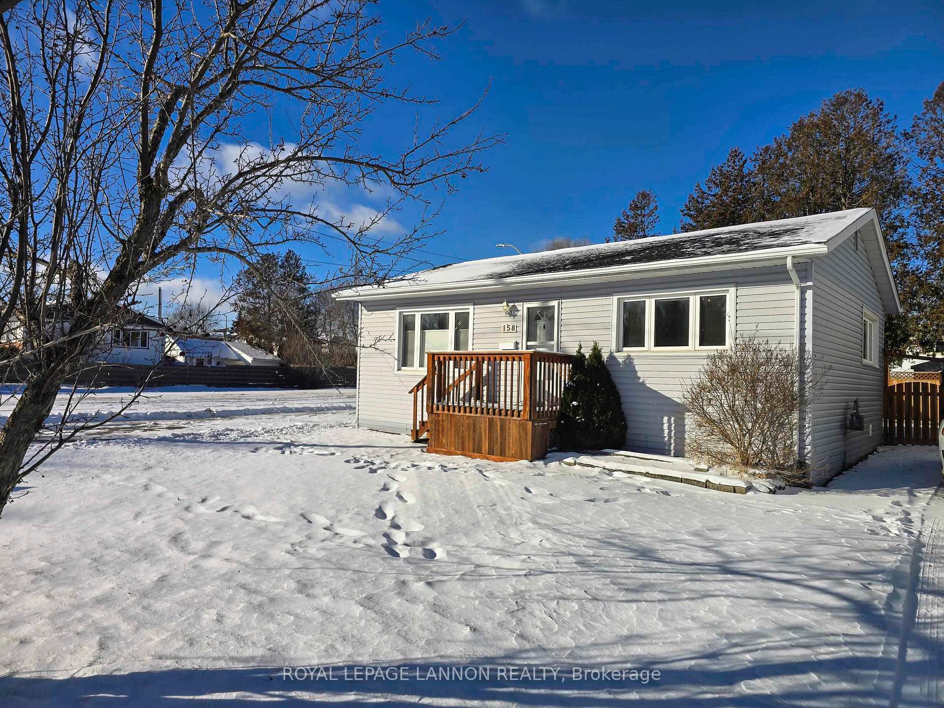 Photo 37 of 158 Carl Avenue, Thunder Bay, John Street North — HOMEH